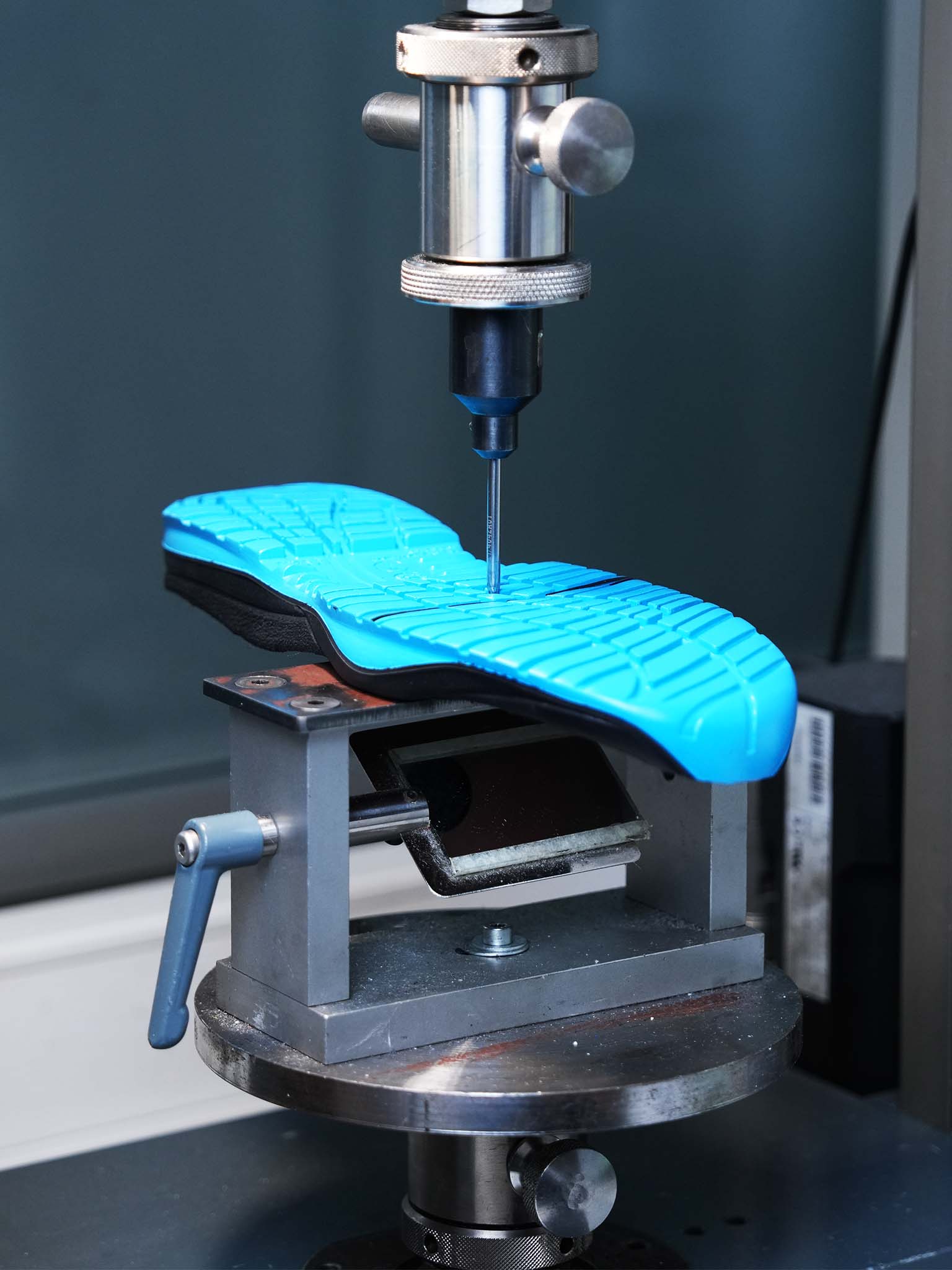 home-lab-section-image-hover